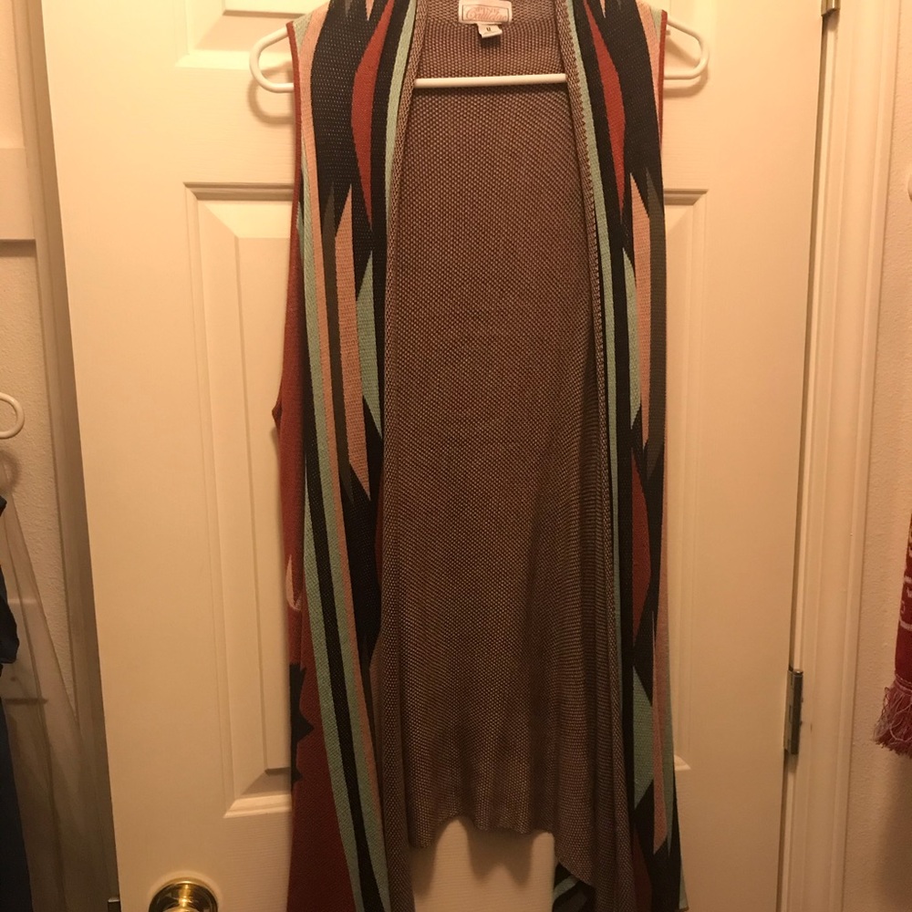 Women’s sleeveless wrap